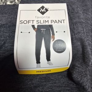 Men's soft slim pants sz medium